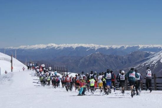 A 100m dash kicks of the start of the ski/snowboard leg at the top of Mt Hutt